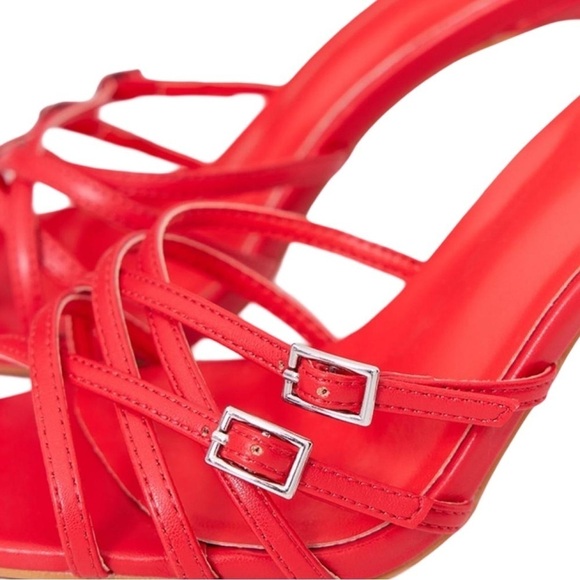 PRETTYLITTLETHING • Red Point Toe Criss Cross Buckle Strap Heeled Mules Heels - Picture 3 of 4